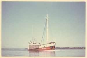 Goélette "Mont Laurier" sur le fleuve, 1967 (crédit photo: Fernand Genest).