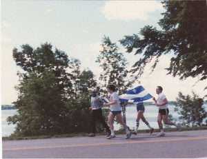La "course au drapeau" passe devant chez moi, à la Saint-Jean-Baptiste de 1988...