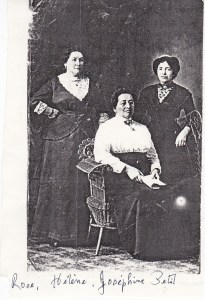 Les tantes Petit: Rose, Hélène et Joséphine.