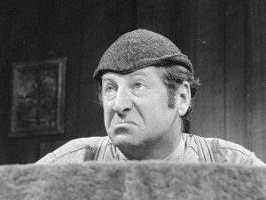 Le comédien Jean-Pierre Masson, interprétant Séraphin à la télévision, vers 1965 (Photo: Antoine Desilets, BAnQ).