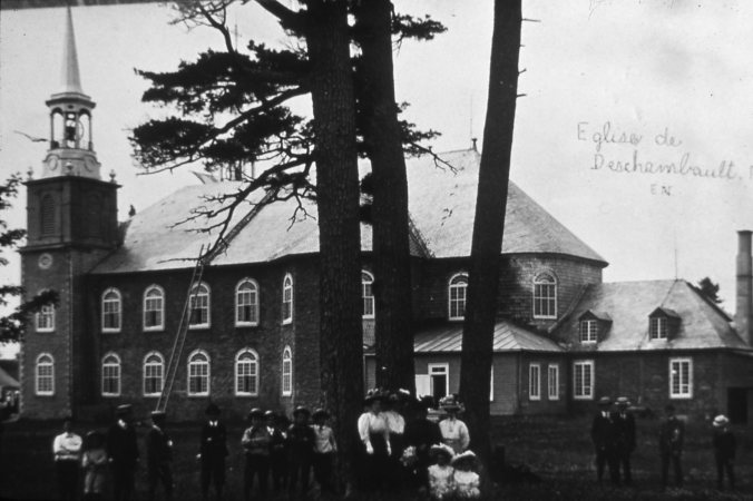 Église Deschambault - Extérieur - nb - 010K1 845