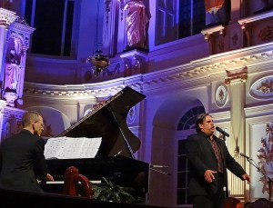 Spectacle bénéfice avec Marc Hervieux.