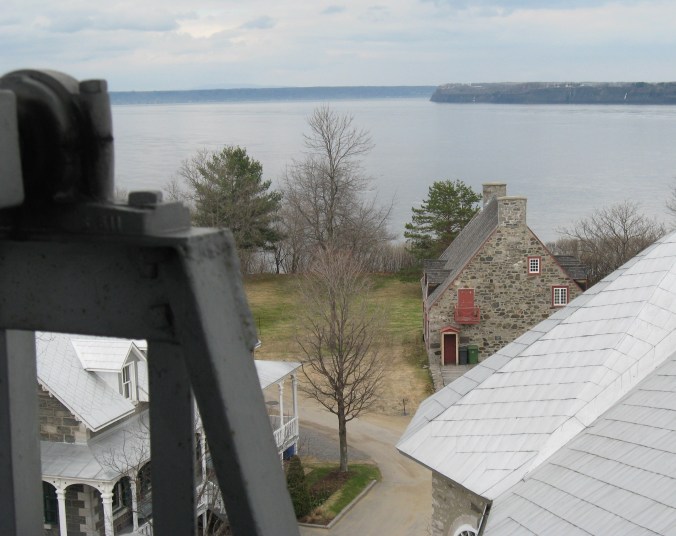 Le cap, c’est aussi le lieu où l’on retrouve nos bâtisses patrimoniales qu’on voit ici du haut du clocher (photo de Jacques Bouillé).