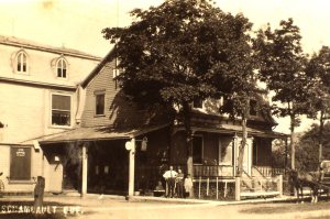 Magasin Général Paré (CARP).